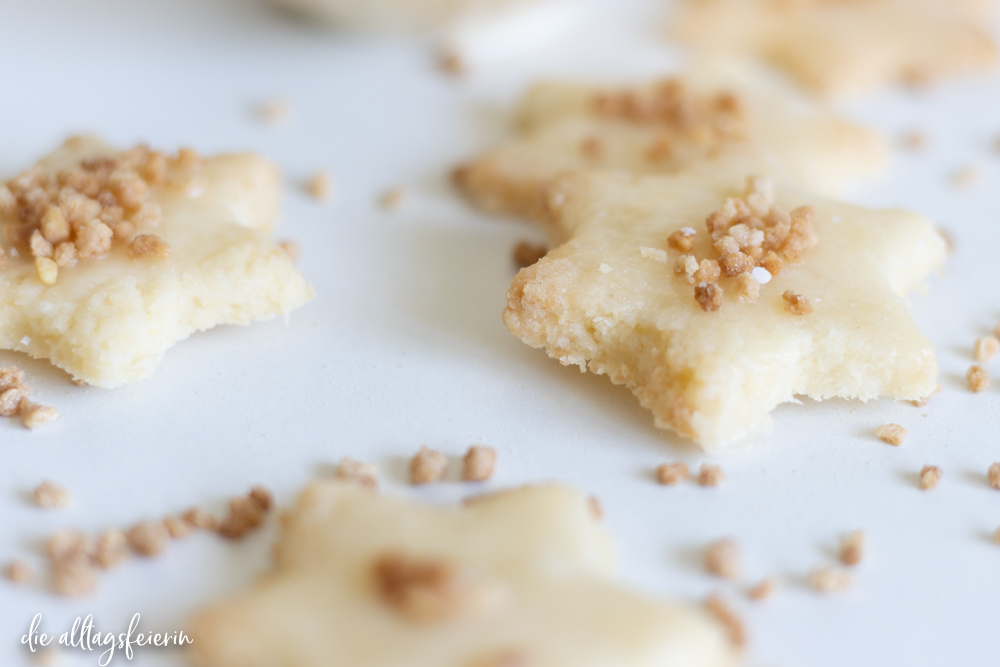 Rezept für Kokos-Plätzchen mit Krokant, das 18. Rezept aus der alltagsfeierlichen Küche zur Weihnachtszeit