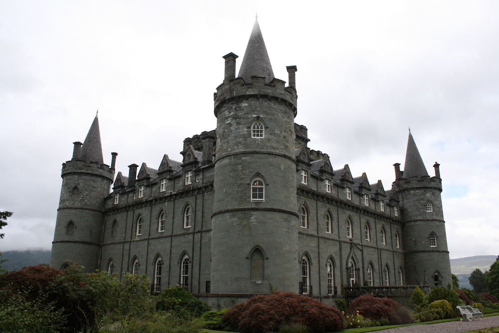 Schottland-Rundreise, Inveraray Castle mit gotischen Rundtürmen