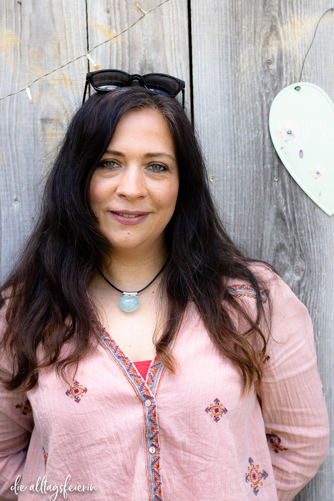 Vorgestellt-Interview No 47 - Yvonnes Crossover zwischen systemischen Coaching und Alpakawiese, Yvonne Kraus, diealltagsfeierin.de